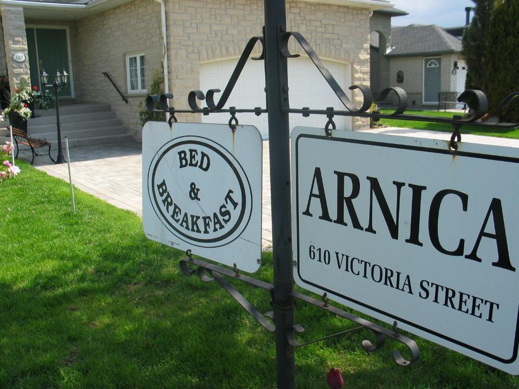 Arnica Bed & Breakfast Bed & Breakfast Niagara-on-the-Lake Екстериор снимка